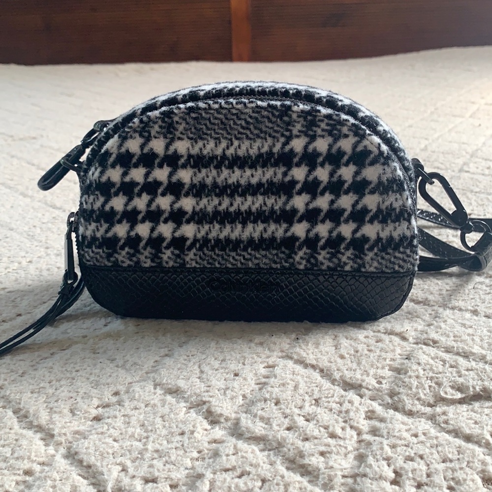 Women’s Calvin Klein Houndstooth Pattern Crossbody Handbag